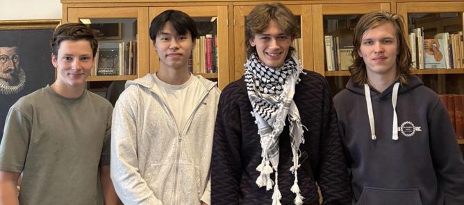 Foto: Regine Bergersen Lundevall en gruppe mennesker som poserer for et bilde