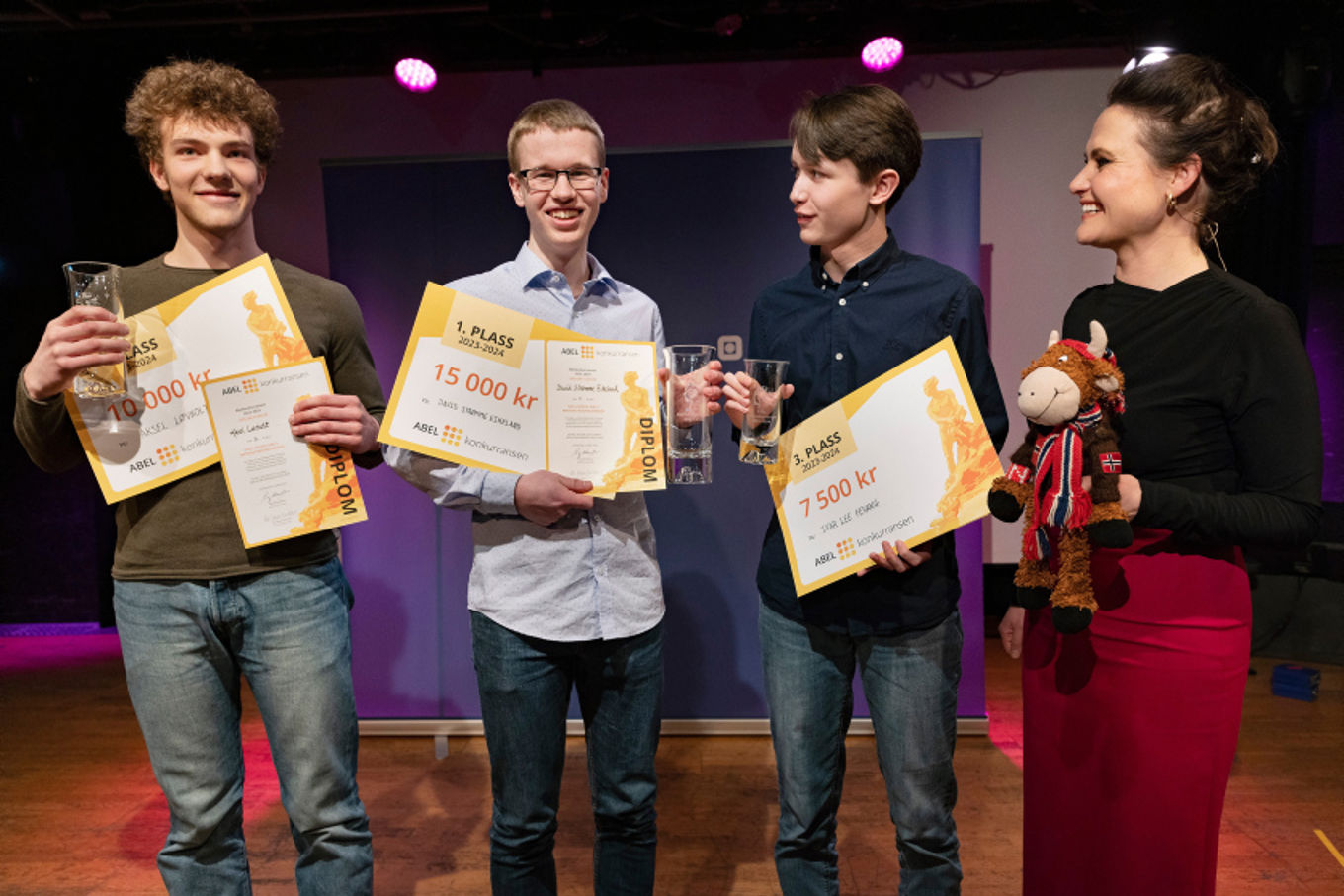 en gruppe personer som har sertifikater