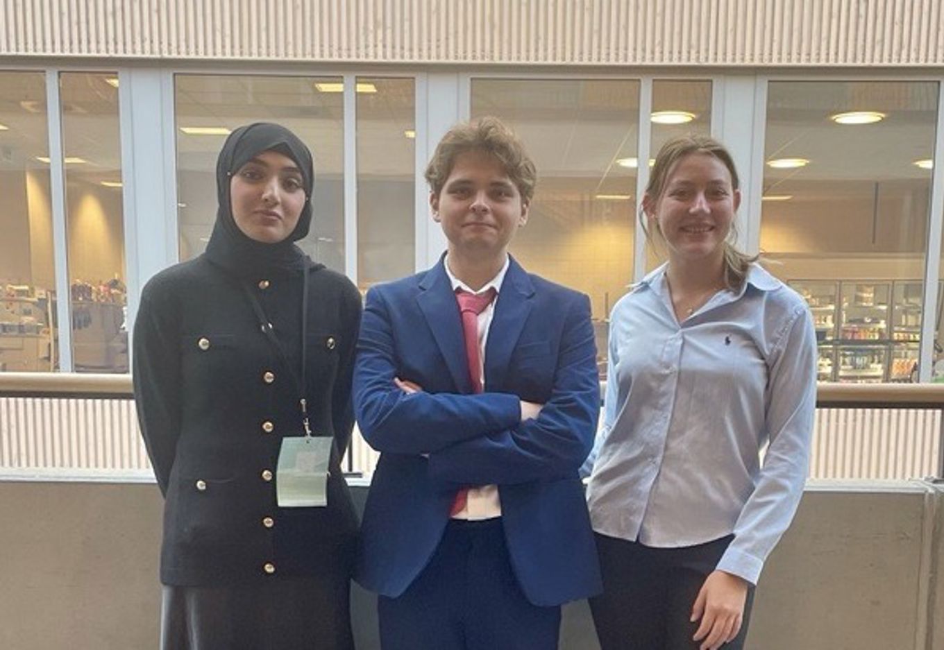 Foto: Marianne Leversund en gruppe mennesker som poserer for et bilde
