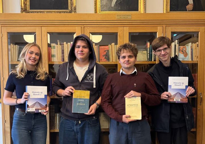 Foto: Erlend Fugleberg Bruaset En gruppe personer som har sertifikater