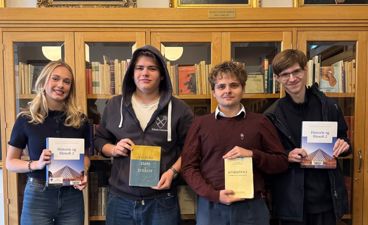 Foto: Erlend Fugleberg Bruaset En gruppe personer som har sertifikater