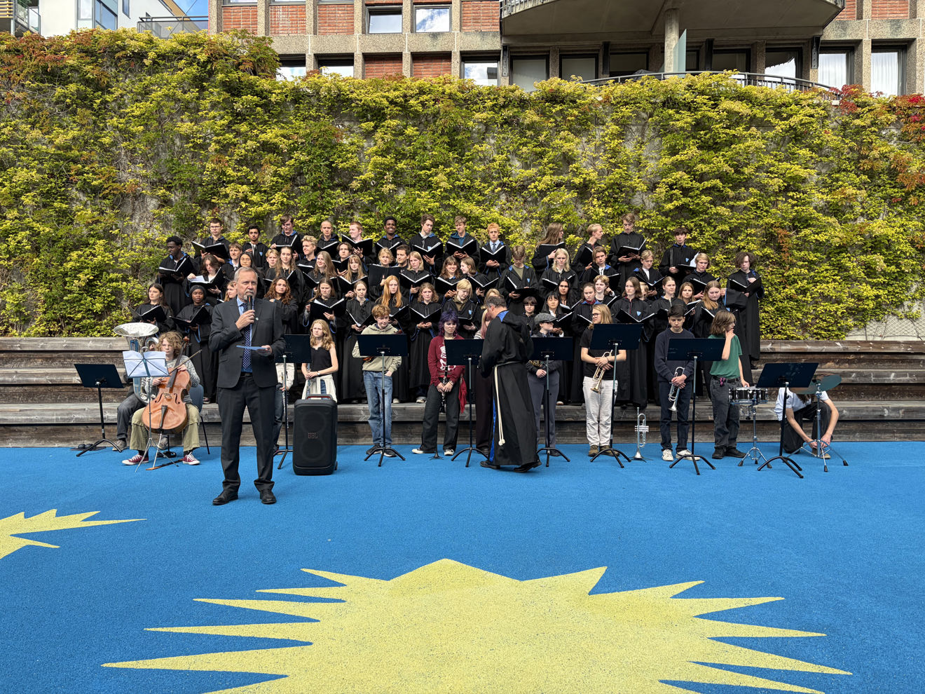 en gruppe mennesker i et band