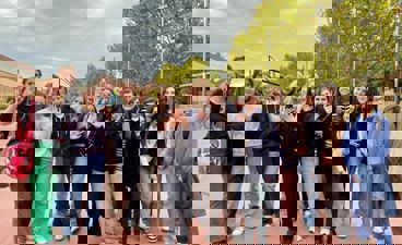 Foto: Trude Bjerga en gruppe mennesker som poserer for et bilde