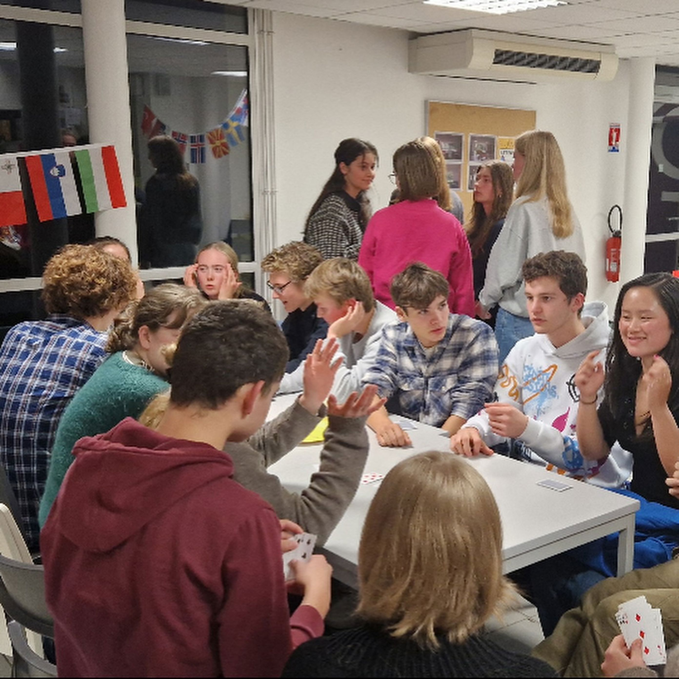 Foto: Trude Bjerga en gruppe mennesker som sitter rundt et bord