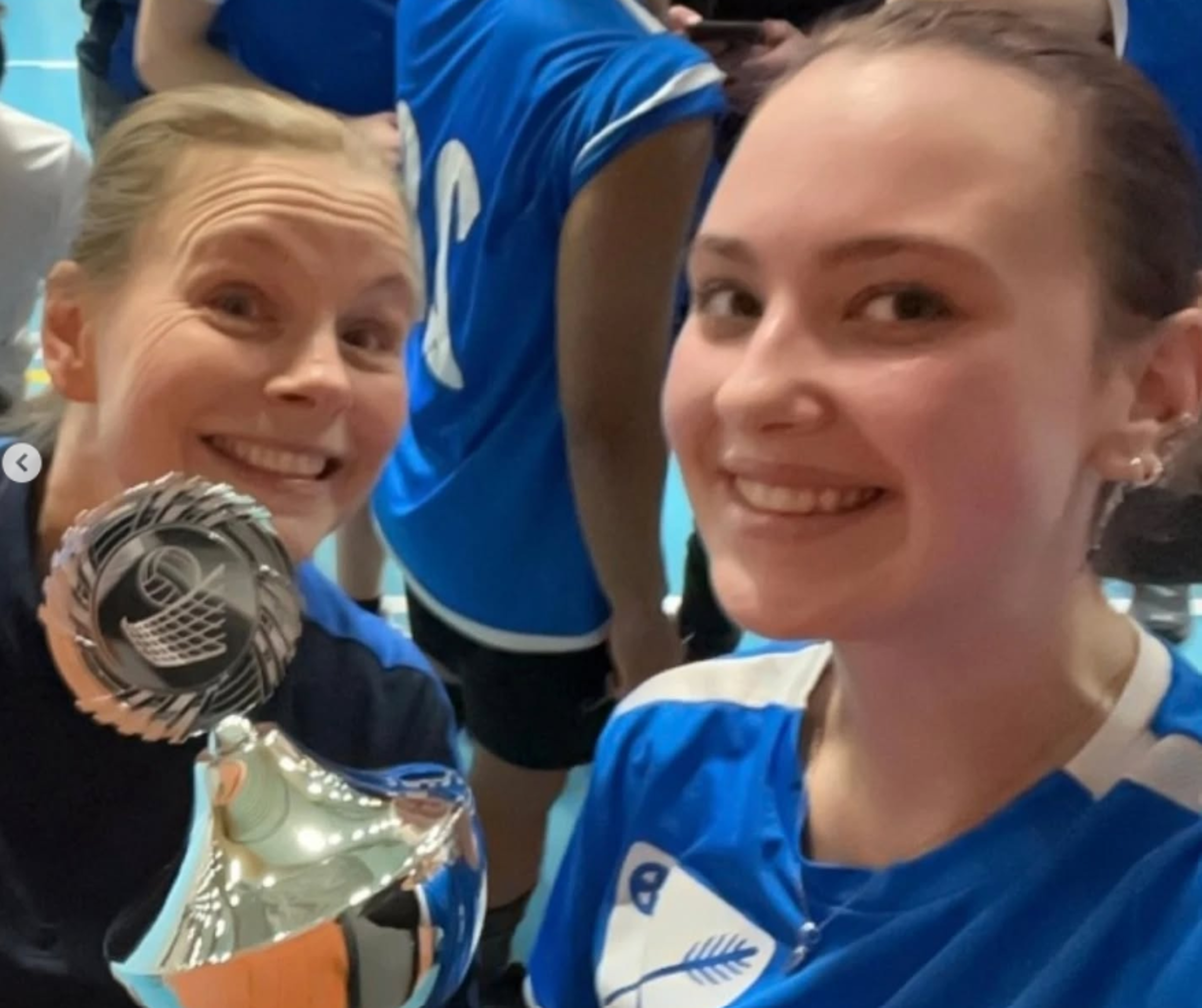 Foto: Rafael Carmelli et par personer som poserer for kameraet