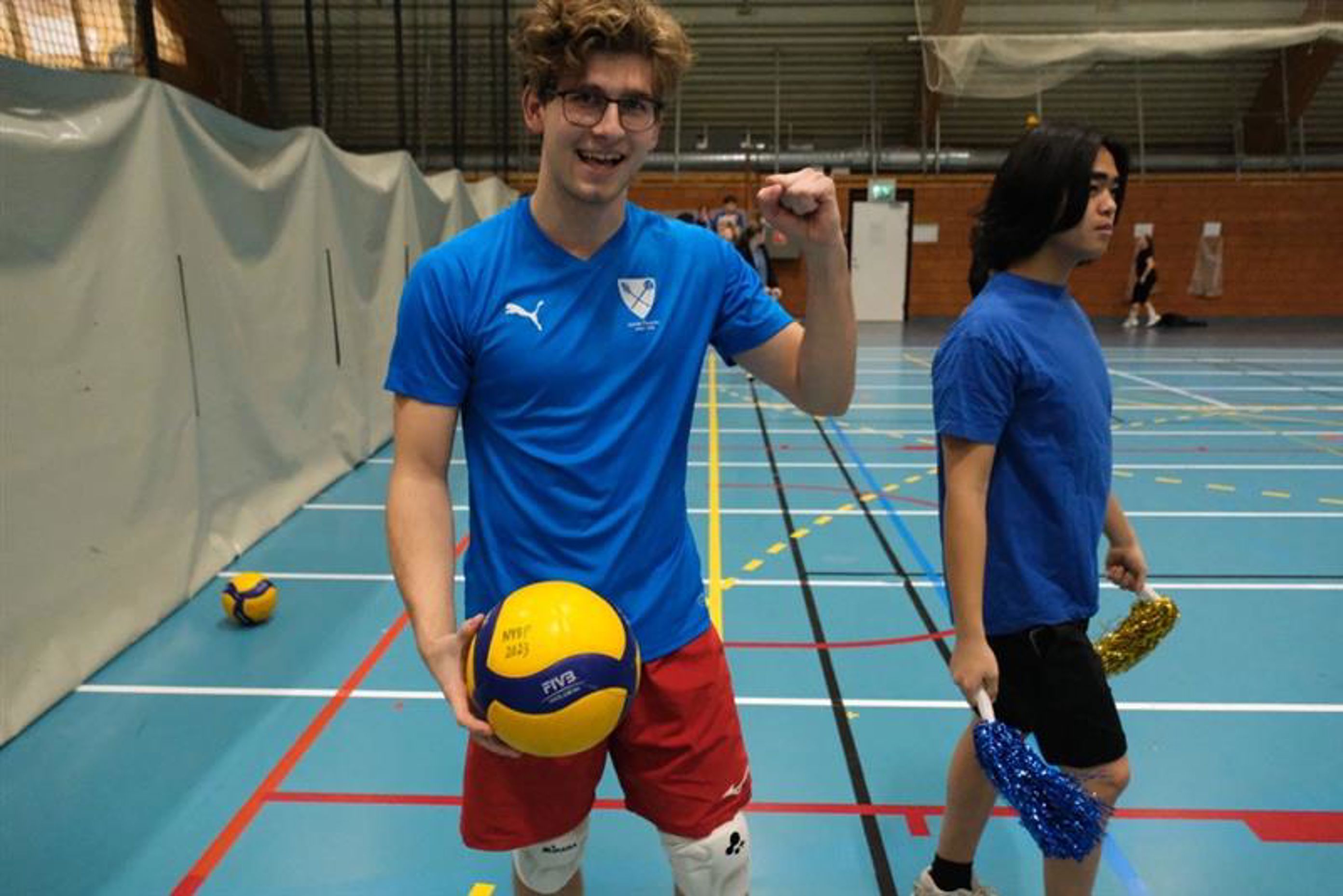Foto: Rafael Carmelli en person som holder en ball
