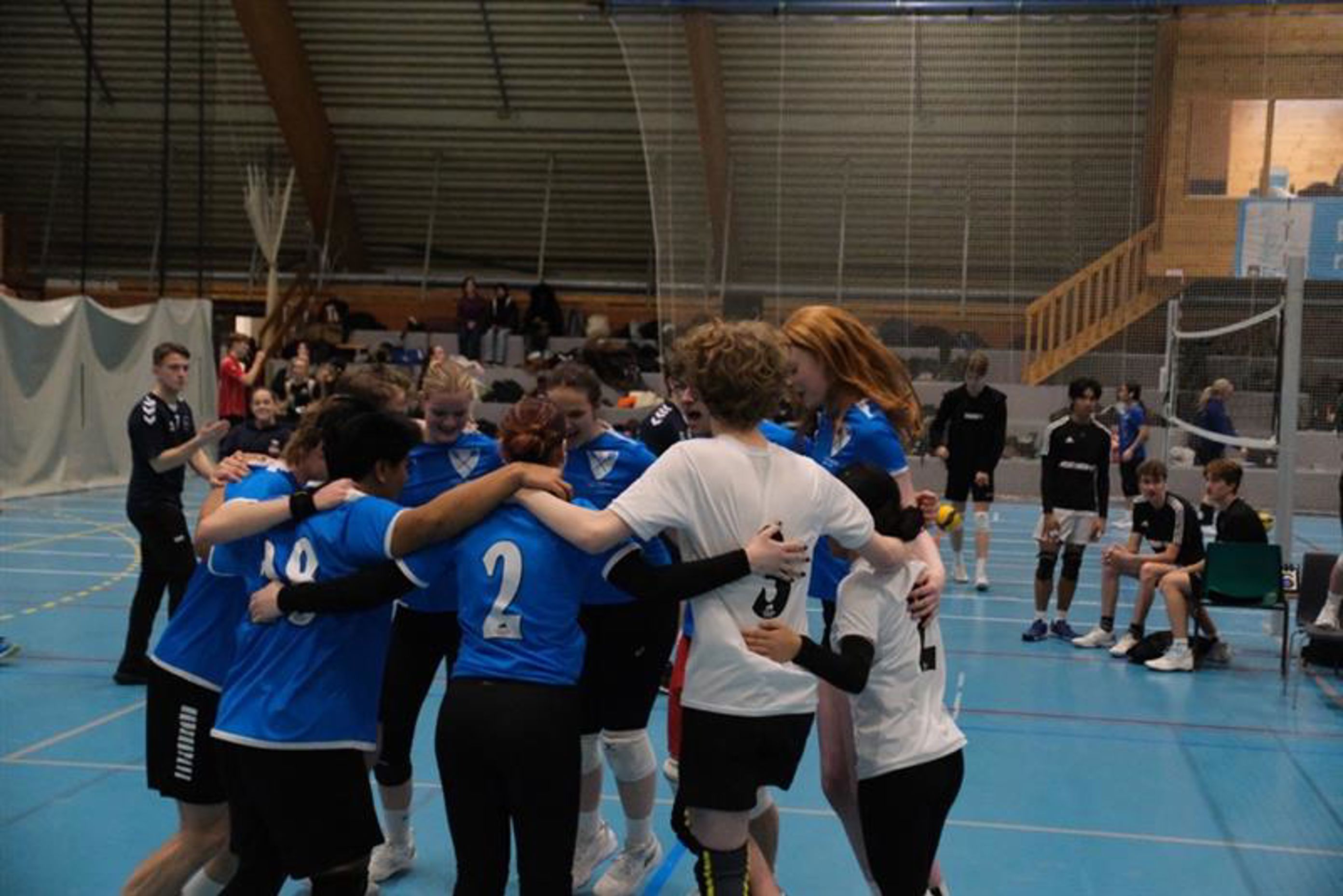 Foto: Rafael Carmelli en gruppe mennesker i et treningsstudio