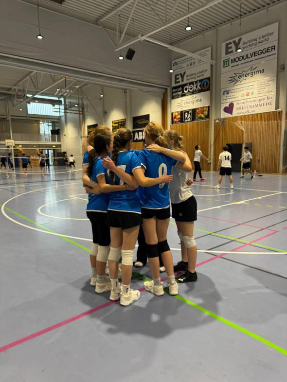 En gruppe personr i et treningsstudio